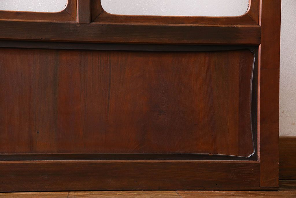 昭和期　ダイヤガラス入り　意匠が目を引く明るい木味のガラス戸(引き戸、建具)2枚組