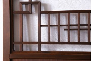 和製アンティーク　幾何学模様が印象的なモダンな細身の引き戸(板戸、建具)