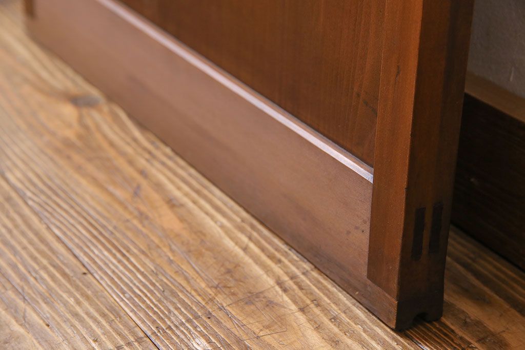 和製アンティーク　幾何学模様が印象的なモダンな細身の引き戸(板戸、建具)