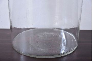 アンティーク雑貨　昭和レトロ　アルミ蓋付きの古いガラスビン(ガラス瓶)