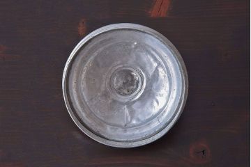 アンティーク雑貨　昭和レトロ　アルミ蓋付きの古いガラスビン(ガラス瓶)