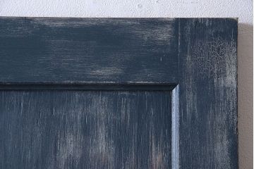 ペイント家具　シャビーな風合いと落ち着いた色合いの木製ドア(扉、建具)