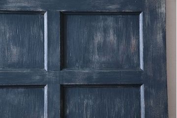 ペイント家具　シャビーな風合いと落ち着いた色合いの木製ドア(扉、建具)