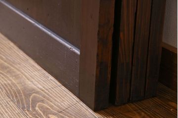 和製アンティーク　深みのある木味が味わい深い板戸(引き戸、仕切り戸、建具)4枚セット