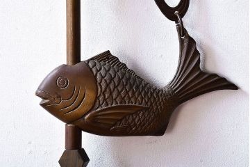 アンティーク雑貨　真鍮製!中通し式のアンティーク自在鉤