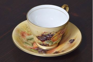 イギリスビンテージ　AYNSLEY(エインズレイ)　Orchard Gold(オーチャードゴールド)　カップ&ソーサー(洋食器)