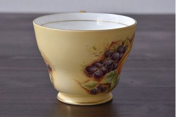 イギリスビンテージ　AYNSLEY(エインズレイ)　Orchard Gold(オーチャードゴールド)　カップ&ソーサー(洋食器)