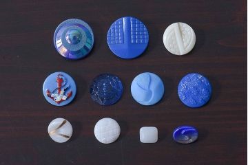 アンティーク雑貨　チェコガラス　シックなビンテージボタン11個セット