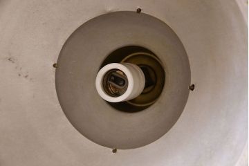 昭和レトロ　シャビーな風合いが魅力的なアルミ製のシェード(ペンダントライト、天井照明)