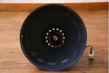 昭和レトロ　グリーンのカラーが魅力的なホーローのシェード(ペンダントライト、天井照明)