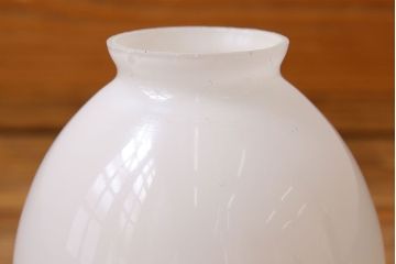 昭和レトロ　金具の透かしが魅力的なシンプルな壁付け照明(シェード、ライト)
