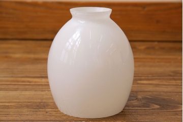 昭和レトロ　金具の透かしが魅力的なシンプルな壁付け照明(シェード、ライト)