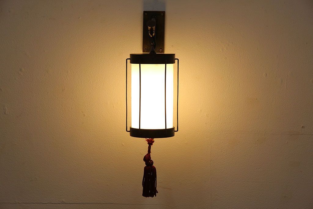 アンティーク雑貨　和製アンティーク　古い金具の質感が魅力的な壁掛け照明