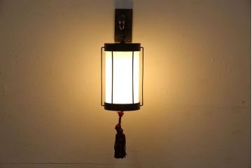 アンティーク雑貨　和製アンティーク　古い金具の質感が魅力的な壁掛け照明