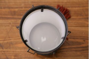 アンティーク雑貨　和製アンティーク　古い金具の質感が魅力的な壁掛け照明