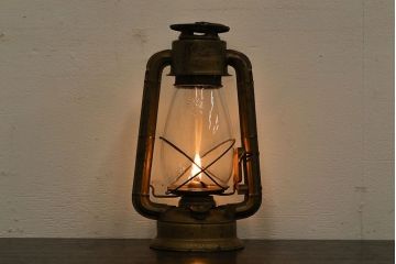 アンティーク雑貨　昭和レトロ　日本製　味わい深い風合いのオイルランプ(照明、ディスプレイ雑貨)