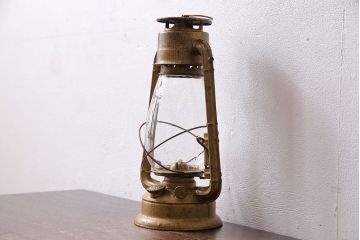 アンティーク雑貨　昭和レトロ　日本製　味わい深い風合いのオイルランプ(照明、ディスプレイ雑貨)