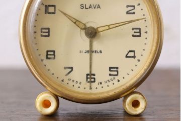 アンティーク雑貨　ソビエト製(ロシア)(USSR)　SLAVA　シックなビンテージ置時計(目覚まし時計、枕時計)