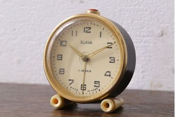 アンティーク雑貨　ソビエト製(ロシア)(USSR)　SLAVA　シックなビンテージ置時計(目覚まし時計、枕時計)
