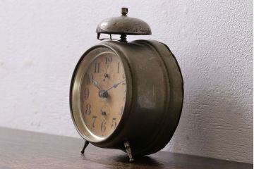 アンティーク雑貨　アンティーク　精工舎(SEIKOSHA)　へそ形目覚まし時計(置時計、枕時計)(1)