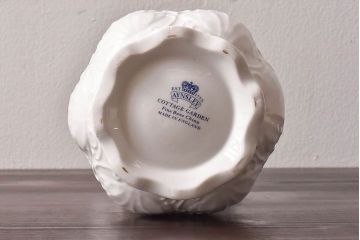 イギリスビンテージ　AYNSLEY(エインズレイ) コテージガーデン　花瓶(陶磁器)