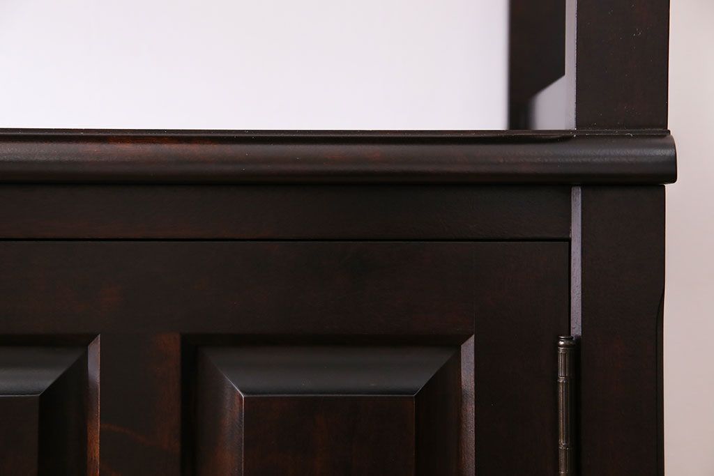 中古　北海道民芸家具　シックな雰囲気漂う四方棚(飾り棚)(定価30万円)