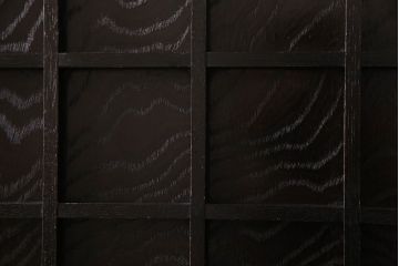 中古　高級民芸家具　升格子と透かしが目を引く和モダンな水屋箪笥(キャビネット、収納棚、戸棚)