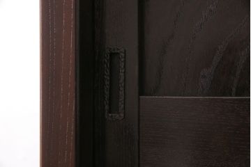 中古　高級民芸家具　升格子と透かしが目を引く和モダンな水屋箪笥(キャビネット、収納棚、戸棚)