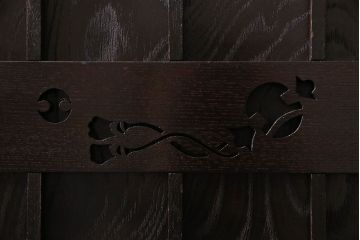 中古　高級民芸家具　升格子と透かしが目を引く和モダンな水屋箪笥(キャビネット、収納棚、戸棚)