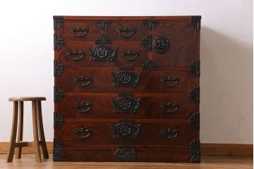 中古　美品　伝統民芸家具　北国2号(新)　高級感漂う岩谷堂箪笥(衣装箪笥)(定価43万円)