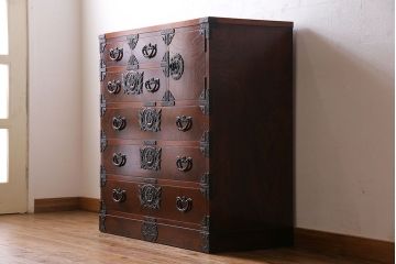 中古　美品　伝統民芸家具　北国2号(新)　高級感漂う岩谷堂箪笥(衣装箪笥)(定価43万円)