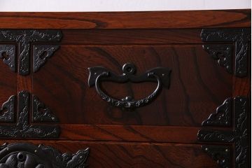 中古　美品　伝統民芸家具　北国2号(新)　高級感漂う岩谷堂箪笥(衣装箪笥)(定価43万円)