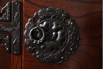 中古　美品　伝統民芸家具　北国2号(新)　高級感漂う岩谷堂箪笥(衣装箪笥)(定価43万円)