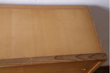 中古　竹の装飾と木の質感が味わい深い茶水屋(置き水屋、戸棚、食器棚、茶棚)