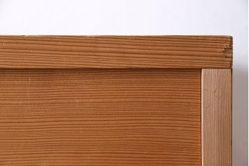 中古　竹の装飾と木の質感が味わい深い茶水屋(置き水屋、戸棚、食器棚、茶棚)