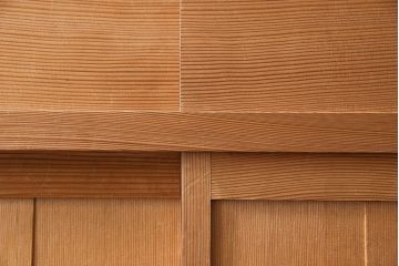 中古　竹の装飾と木の質感が味わい深い茶水屋(置き水屋、戸棚、食器棚、茶棚)