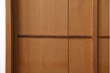 中古　竹の装飾と木の質感が味わい深い茶水屋(置き水屋、戸棚、食器棚、茶棚)