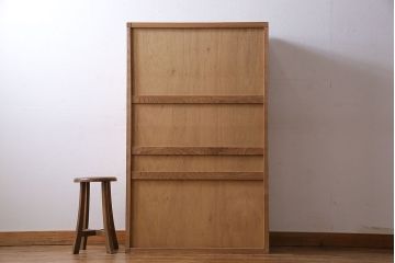 中古　竹の装飾と木の質感が味わい深い茶水屋(置き水屋、戸棚、食器棚、茶棚)
