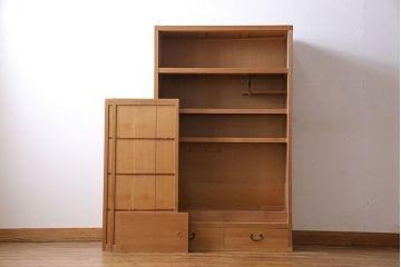 中古　竹の装飾と木の質感が味わい深い茶水屋(置き水屋、戸棚、食器棚、茶棚)