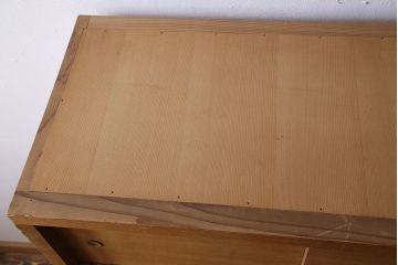 中古　竹の装飾と木の質感が味わい深い茶水屋(置き水屋、戸棚、食器棚、茶棚)
