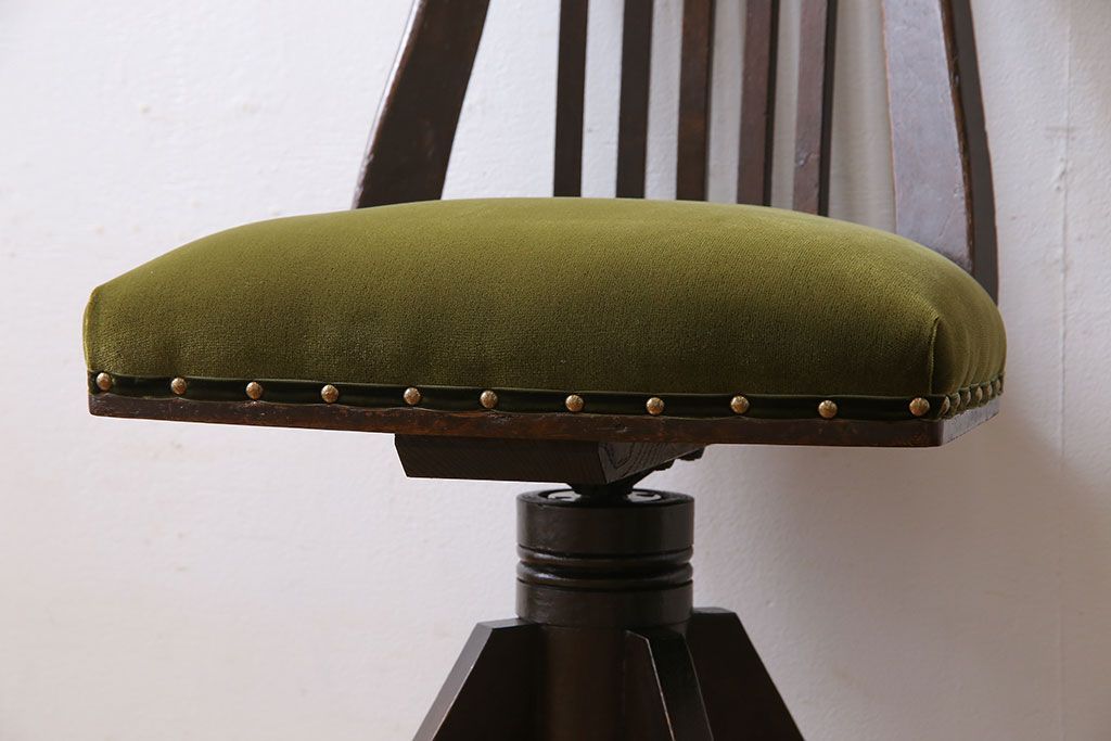 アンティーク家具　大正ロマン　古いナラ材のアンティーク回転椅子(イス、ワークチェア)