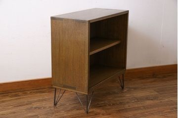 レトロ家具　昭和レトロ　鉄脚付き　木の質感が味わい深いキャビネット(収納棚、飾り棚、本箱)