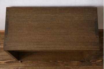 レトロ家具　昭和レトロ　鉄脚付き　木の質感が味わい深いキャビネット(収納棚、飾り棚、本箱)