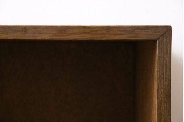 レトロ家具　昭和レトロ　鉄脚付き　木の質感が味わい深いキャビネット(収納棚、飾り棚、本箱)