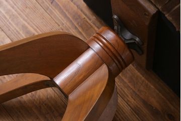 レトロ家具　レトロ　温かみのある色合いが魅力的な回転イス(チェア)