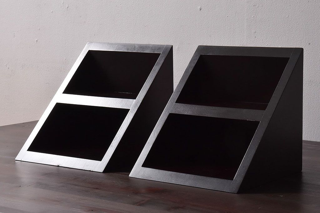 アンティーク雑貨　中古　北海道民芸家具　小さな飾り棚(花台、ディスプレイ台)2個セット