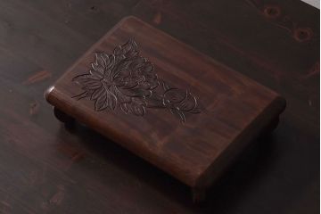 アンティーク雑貨　古民具・骨董　牡丹の彫刻がすてきな花台(飾り台)