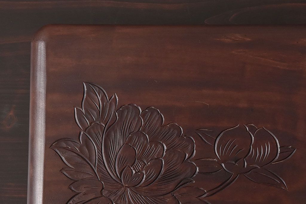 アンティーク雑貨　古民具・骨董　牡丹の彫刻がすてきな花台(飾り台)