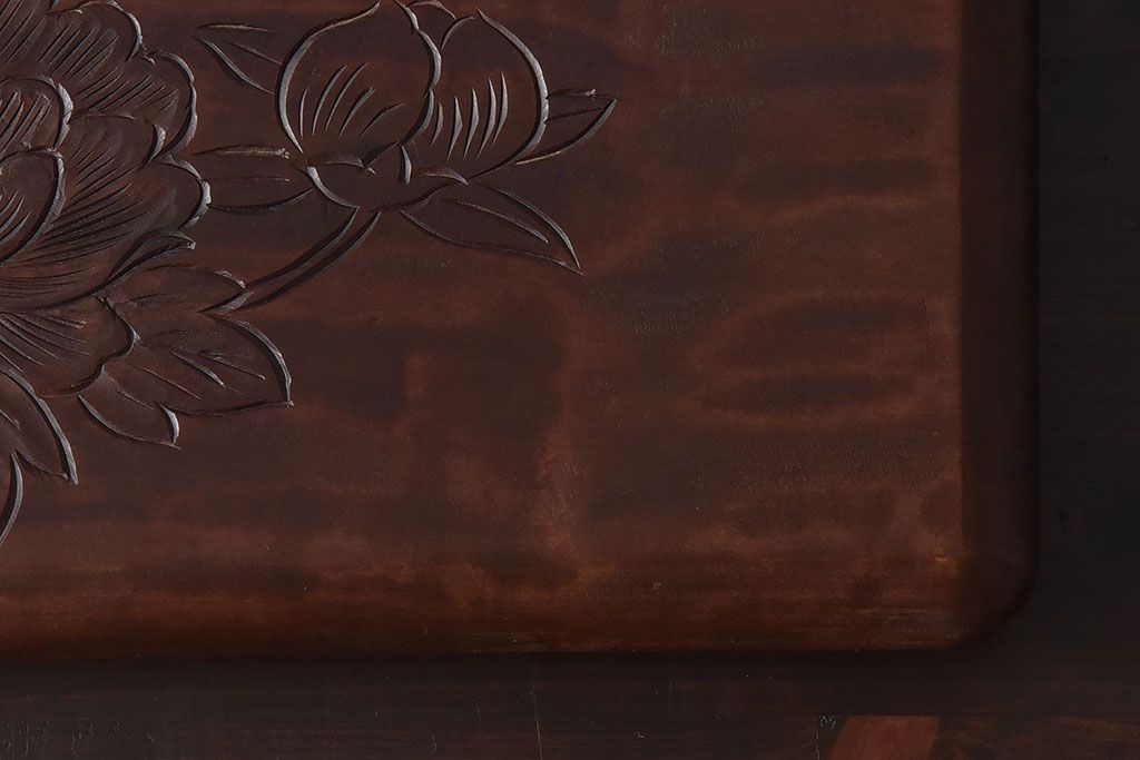 アンティーク雑貨　古民具・骨董　牡丹の彫刻がすてきな花台(飾り台)