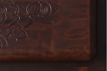 アンティーク雑貨　古民具・骨董　牡丹の彫刻がすてきな花台(飾り台)